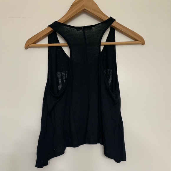 Crop top tank - Picture 2 of 2